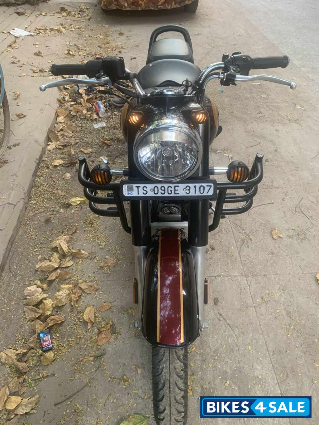 Black Royal Enfield Bullet 350