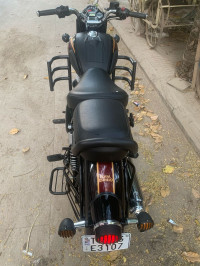 Black Royal Enfield Bullet 350