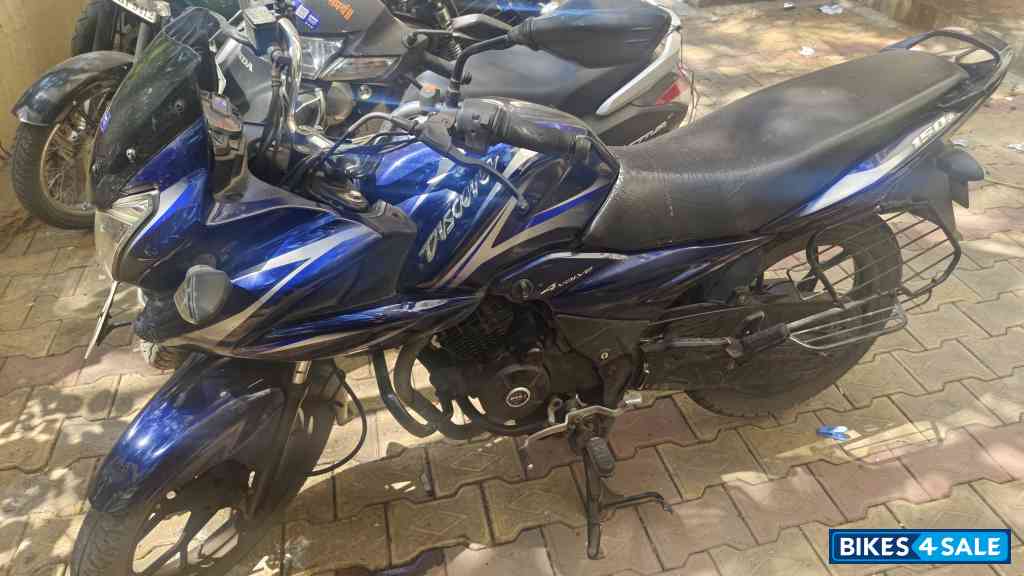 Blue Bajaj Discover 150 F