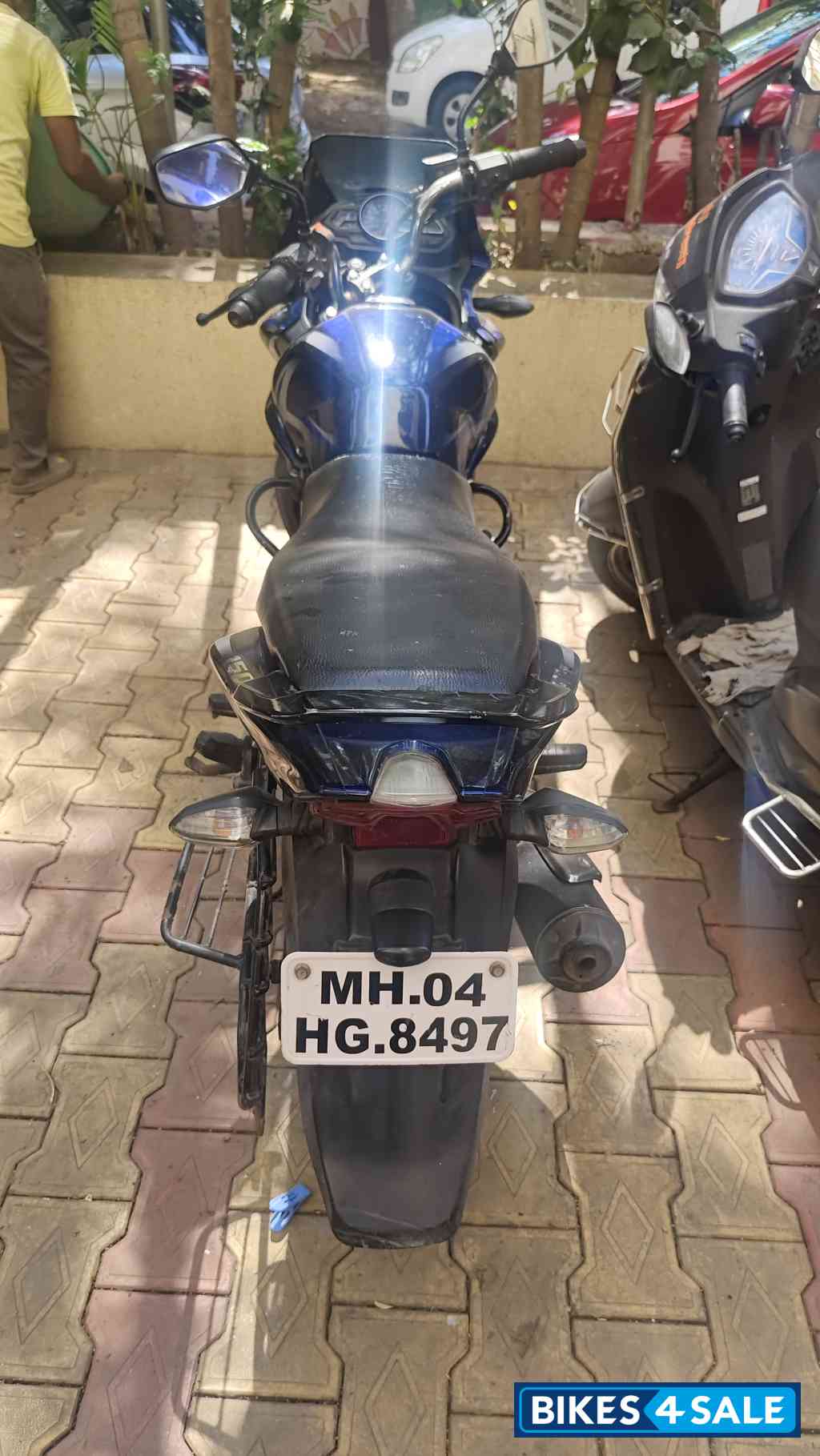Blue Bajaj Discover 150 F
