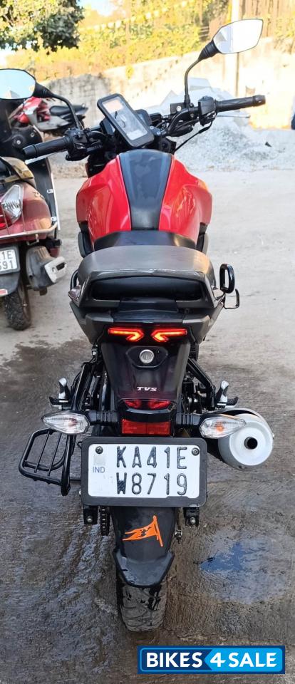 TVS Raider Split Seat