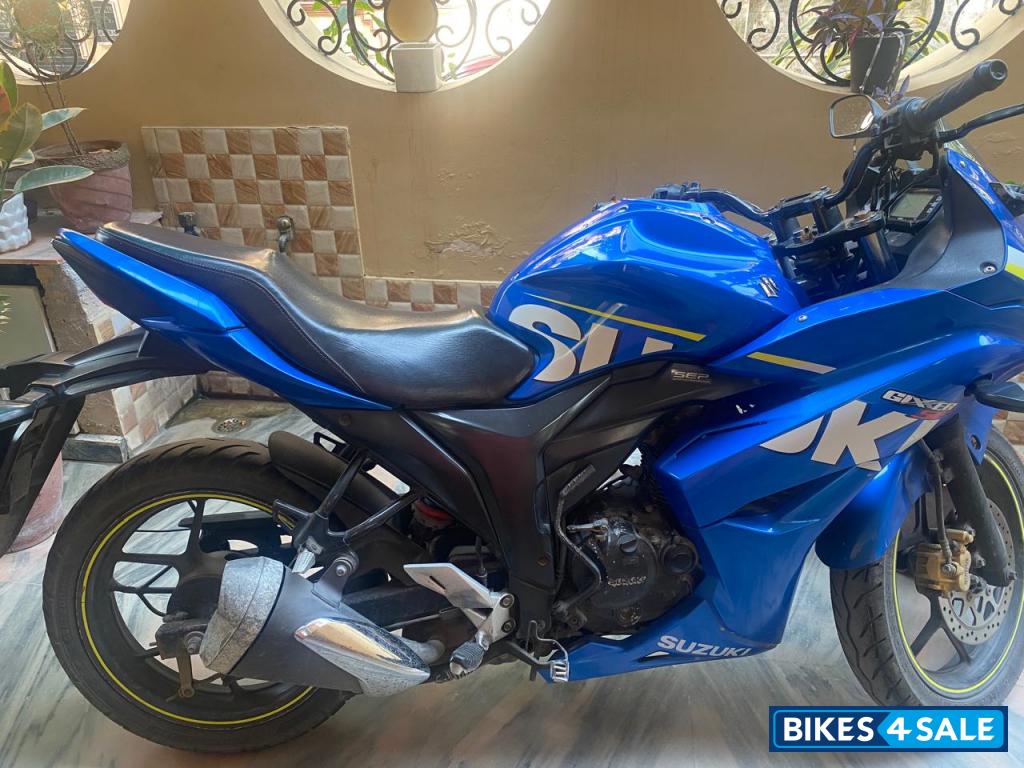 Suzuki Gixxer SF