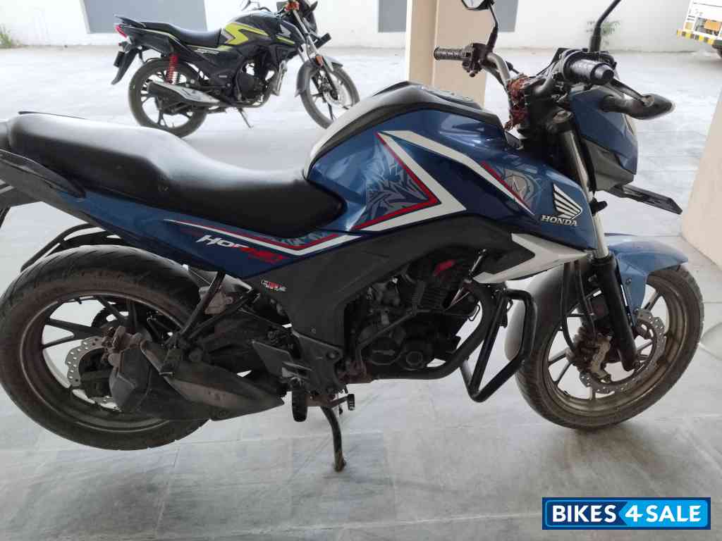 Blue Honda CB Hornet 160R