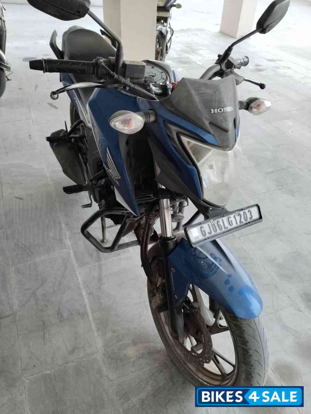 Blue Honda CB Hornet 160R