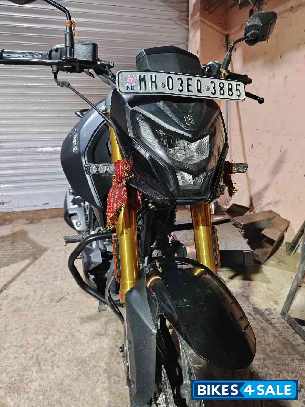 Matte Black Hero Xtreme 160R 4V 2024