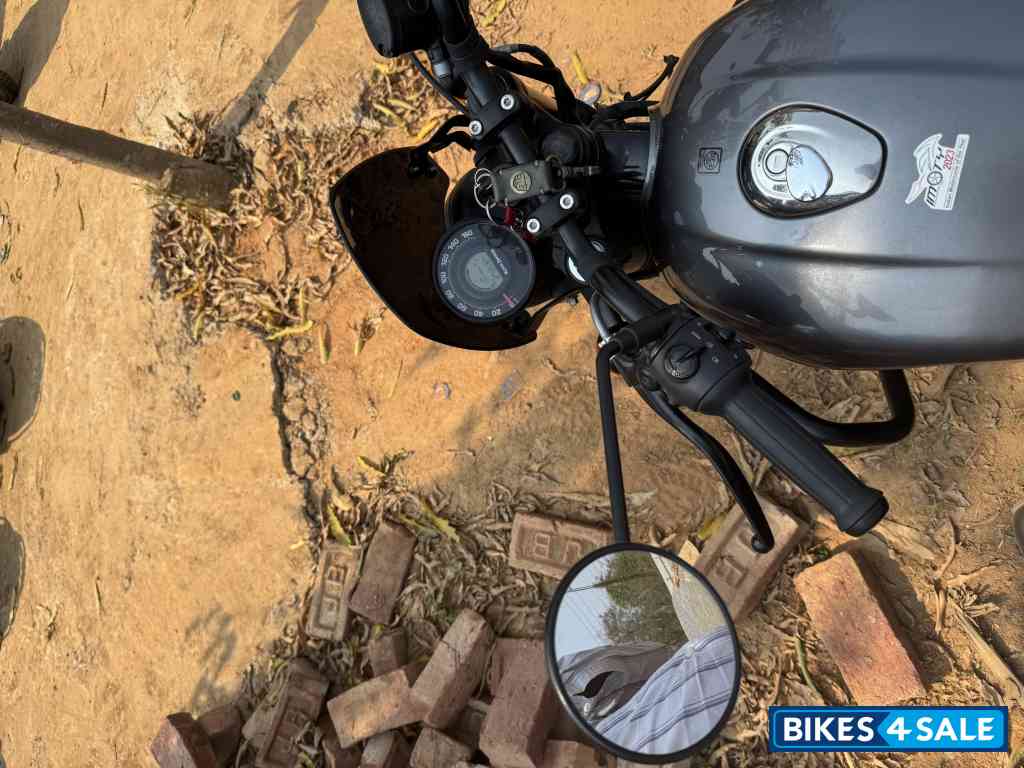 Dapper Grey Royal Enfield Hunter 350 Metro