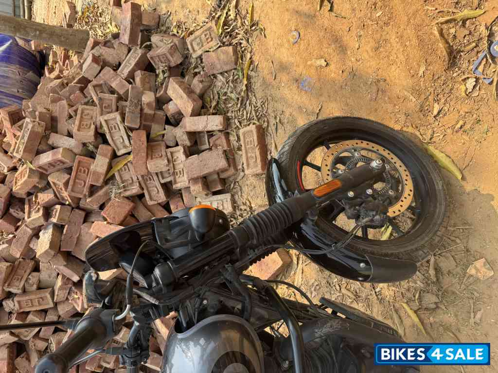 Dapper Grey Royal Enfield Hunter 350 Metro