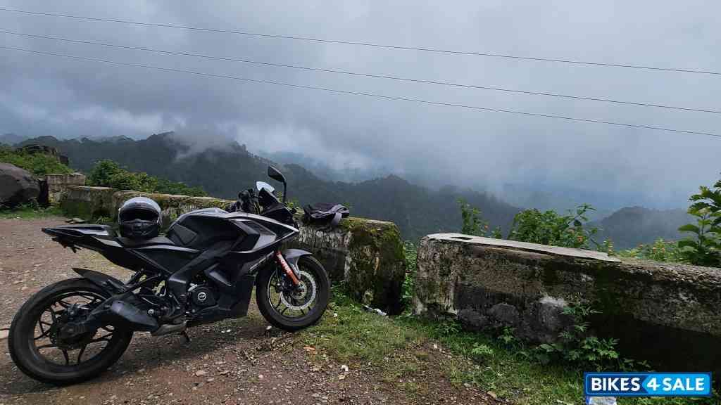 Pewter Grey Bajaj Pulsar RS 200 BS6