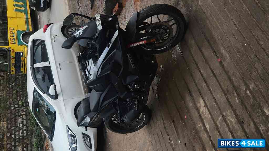 Pewter Grey Bajaj Pulsar RS 200 BS6