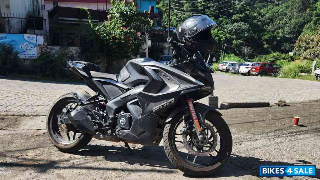 Pewter Grey Bajaj Pulsar RS 200 BS6