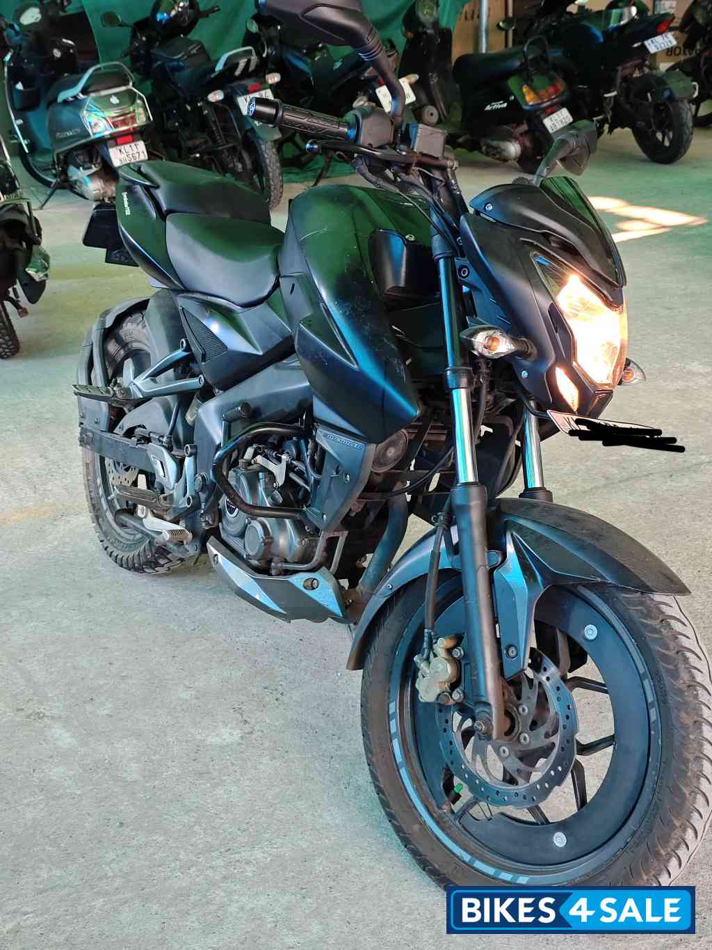 Grey ++ Bajaj Pulsar NS 160