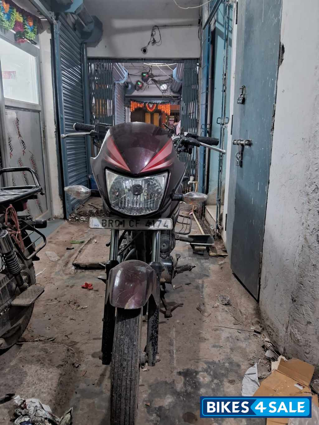 Red Honda Shine 125 Disc