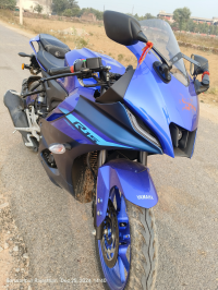 Blue Yamaha  R15 (QS White Vermilion)