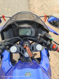 Blue Yamaha  R15 (QS White Vermilion)