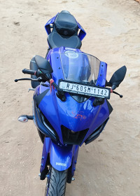 Blue Yamaha  R15 (QS White Vermilion)