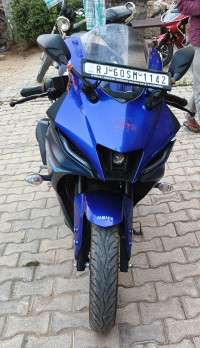 Blue Yamaha  R15 (QS White Vermilion)
