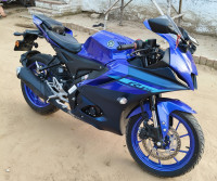 Blue Yamaha  R15 (QS White Vermilion)