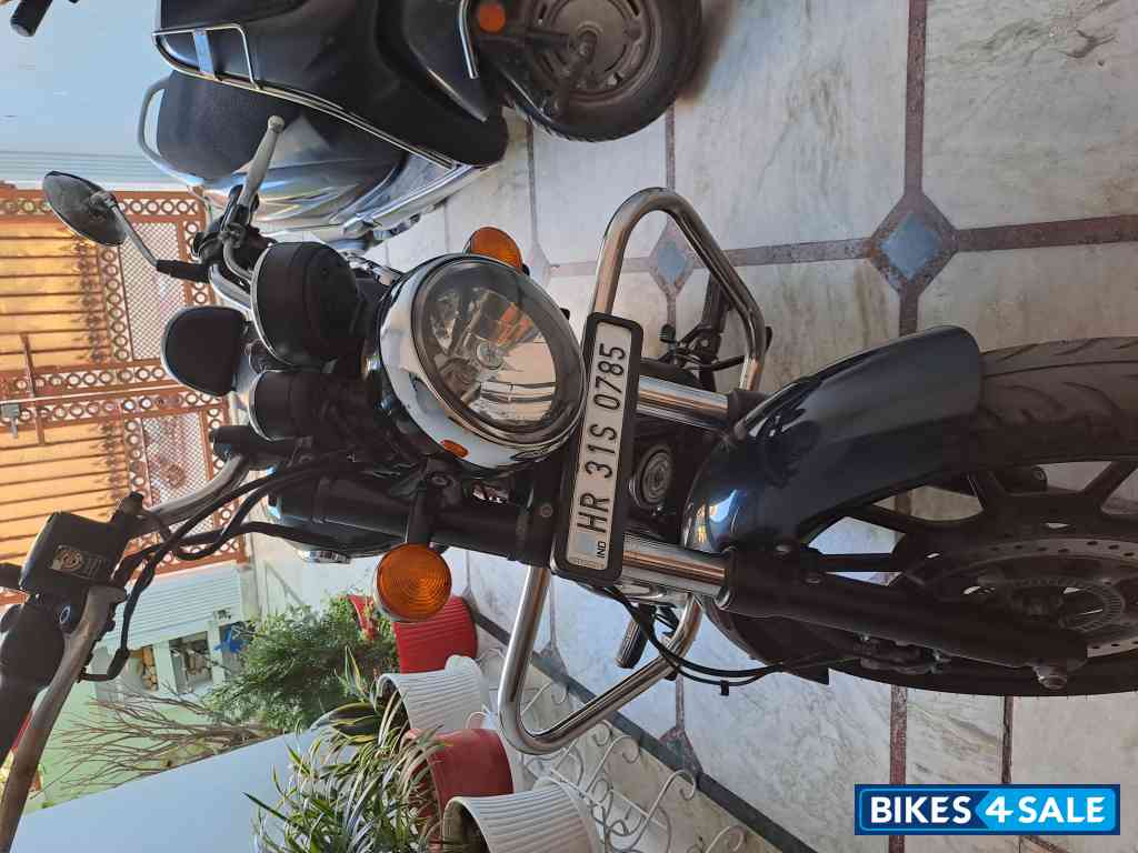 Royal Enfield Meteor 350 Stellar