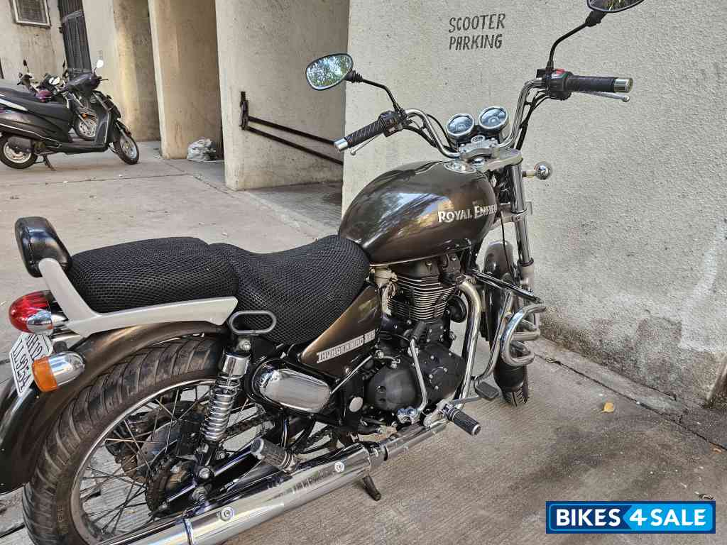 Metallic Green Royal Enfield Thunderbird 350 Metallic Green Royal Enfield Thunderbird 350