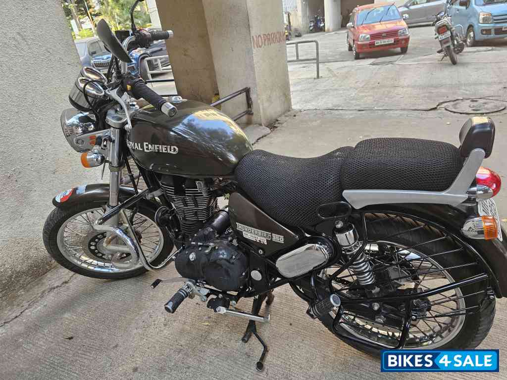 Metallic Green Royal Enfield Thunderbird 350 Metallic Green Royal Enfield Thunderbird 350