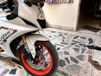 Yamaha R15 V4