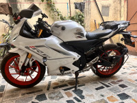 Yamaha R15 V4
