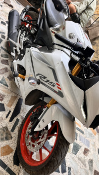Yamaha R15 V4