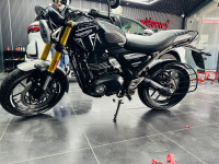 Black Triumph Speed 400 2025