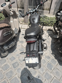 Black Triumph Speed 400 2025