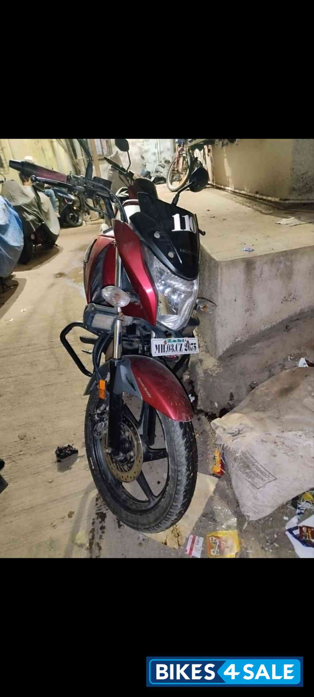 Red Honda CB Unicorn 160