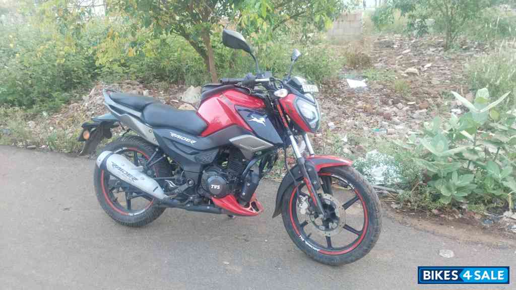 Red TVS Raider Split Seat