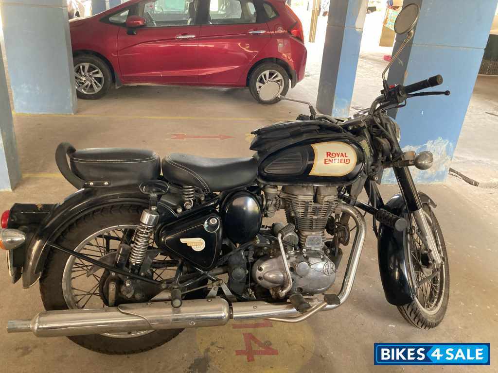 Black Royal Enfield Classic 350