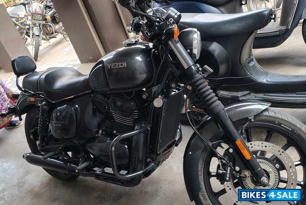 Yezdi Roadster Chrome