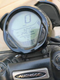 Bajaj Avenger 220 DTS-i