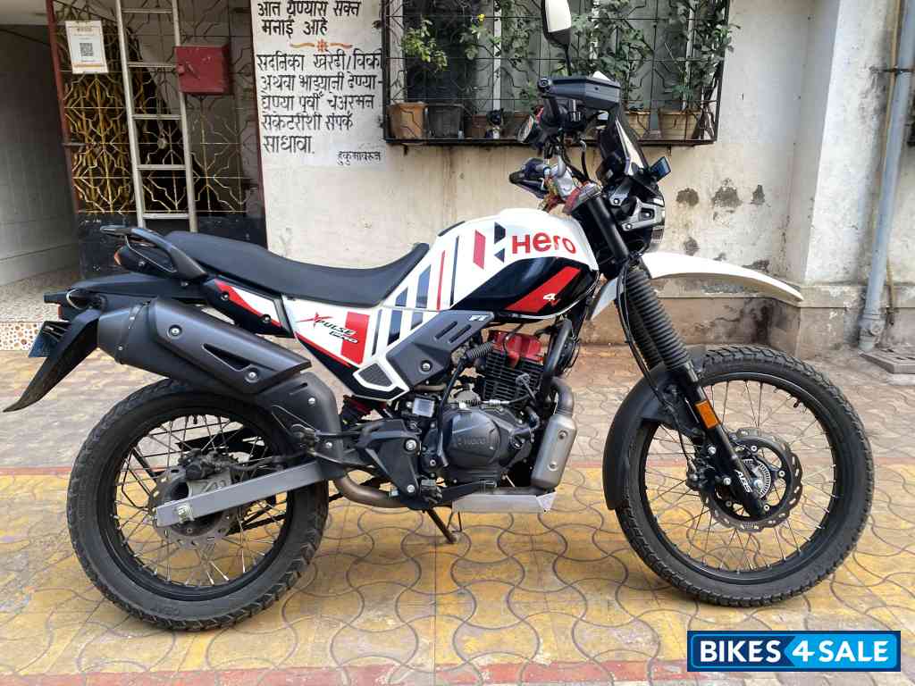 Pearl White Hero Xpulse 200 4V Rally Edition