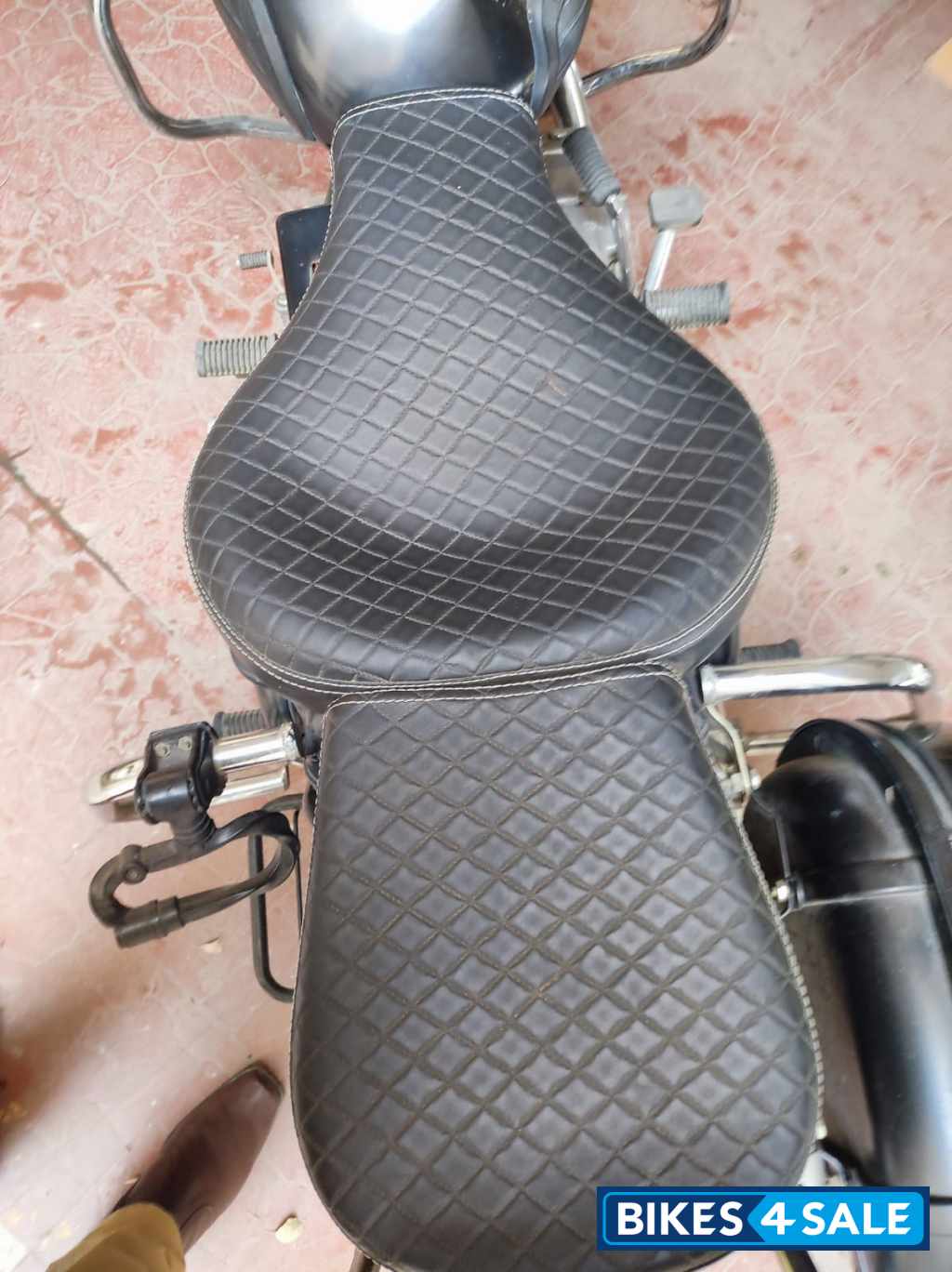 Black Royal Enfield Bullet 500