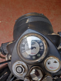 Black Royal Enfield Bullet 500