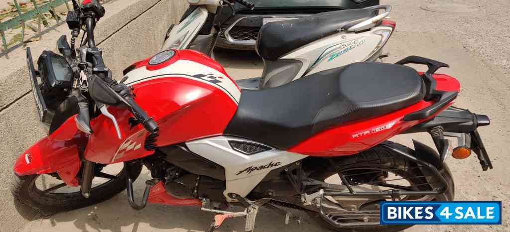 TVS Apache RTR 160 4V