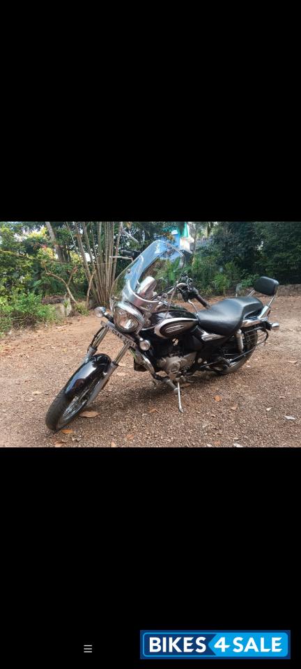 Auburn Black Bajaj Avenger 220 DTS-i