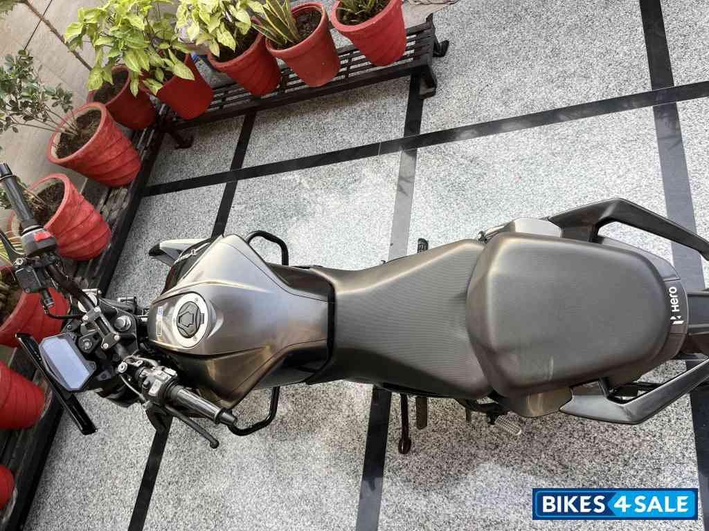 Black Hero Xtreme 125R