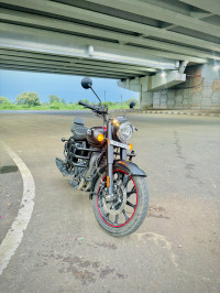 Royal Enfield Classic Stealth Black 2024 Model