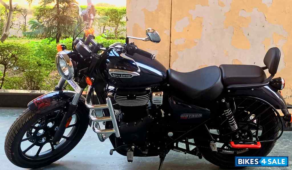 Royal Enfield Meteor 350 Stellar