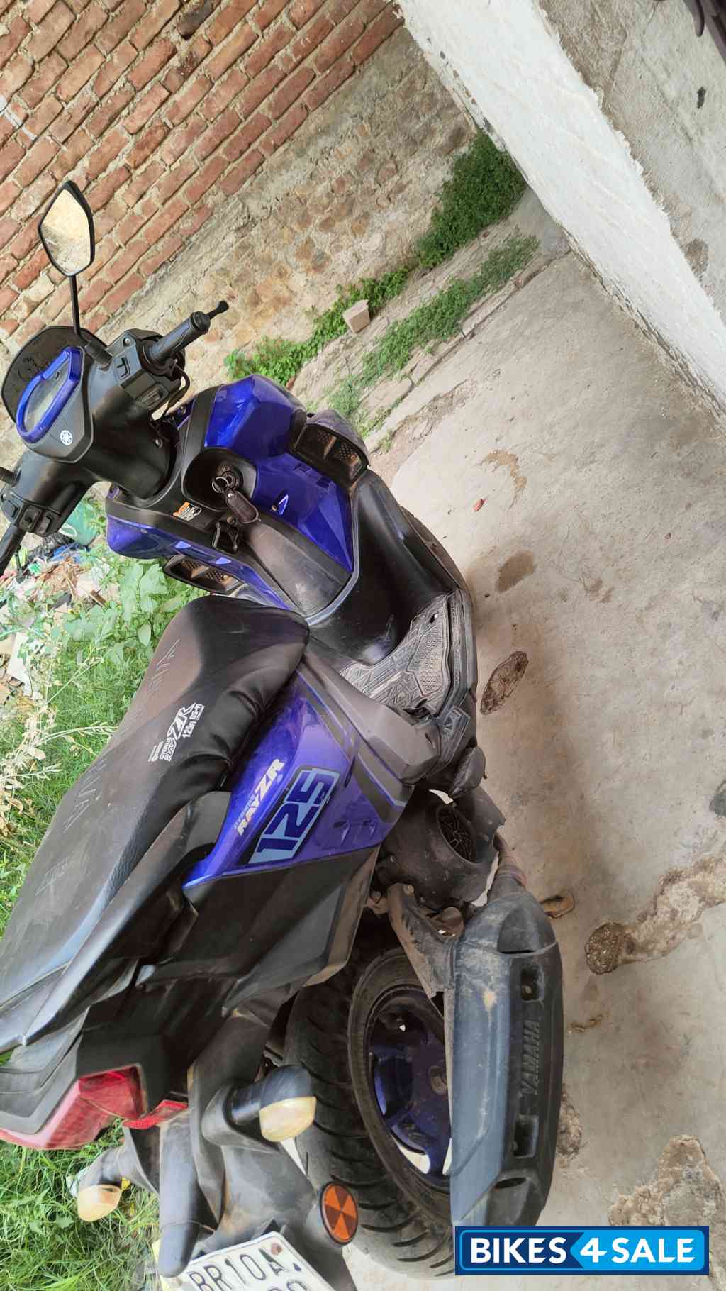 Deep Purplish Blue Yamaha Cygnus Ray ZR