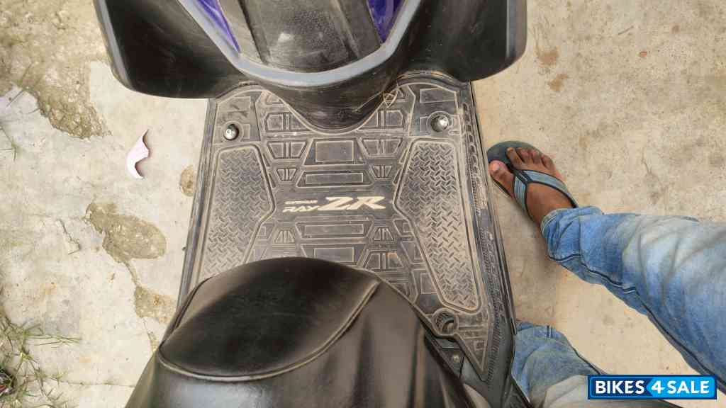 Deep Purplish Blue Yamaha Cygnus Ray ZR