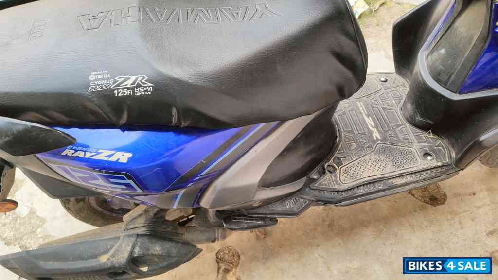 Deep Purplish Blue Yamaha Cygnus Ray ZR