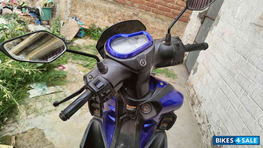 Deep Purplish Blue Yamaha Cygnus Ray ZR