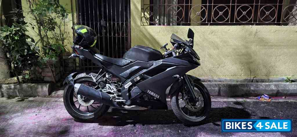 Dark Night Yamaha YZF R15 V3 BS6