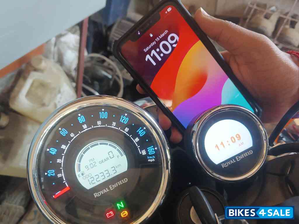 Royal Enfield Meteor 350 Supernova