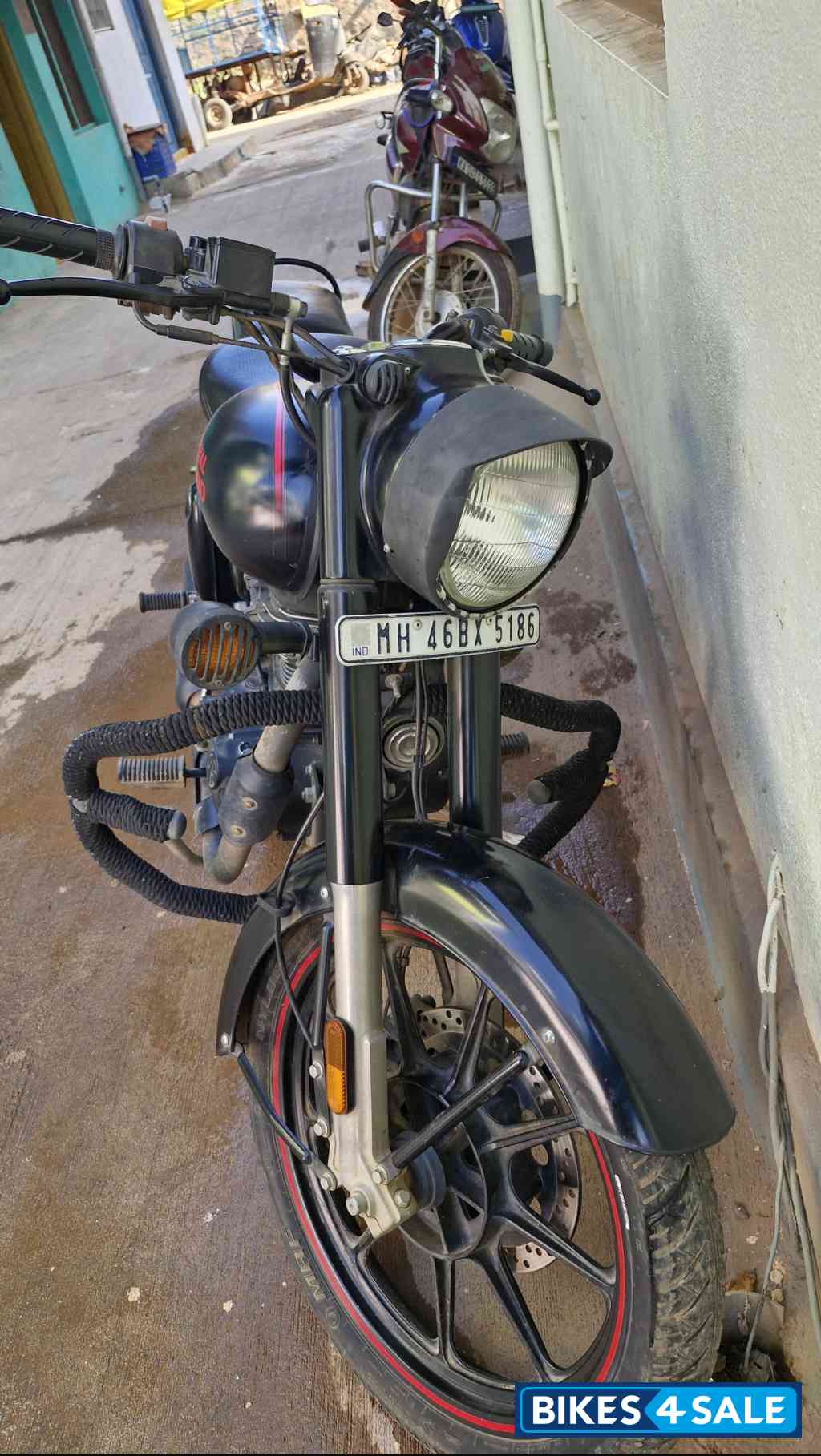 Royal Enfield Classic Stealth Black