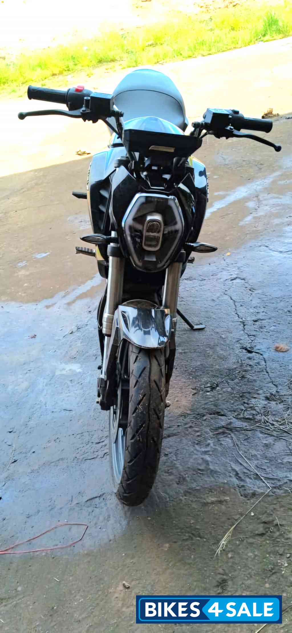 Black Revolt RV400 BRZ